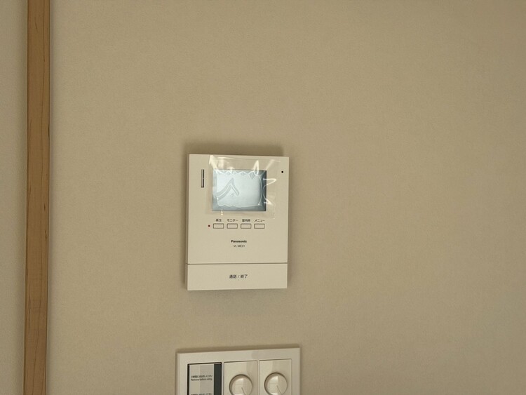 その他 誰が来てもわかる様にモニター付きインターホンを設置。