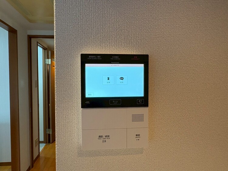 その他 誰が来てもわかる様にモニター付きインターホンを設置。