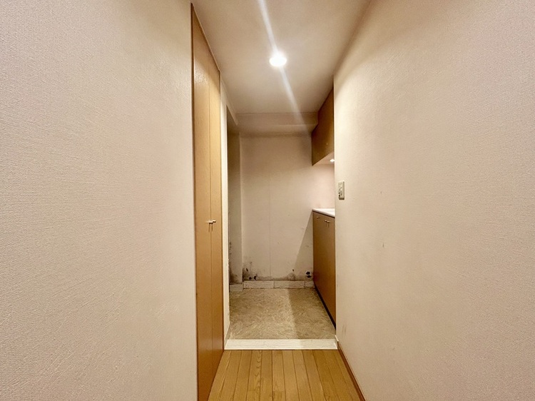 その他 段差のない玄関。「ただいま」「おかえり」を交わすだけで夫婦、親子の絆が深まります・・・いつの時代も変わらない日常。