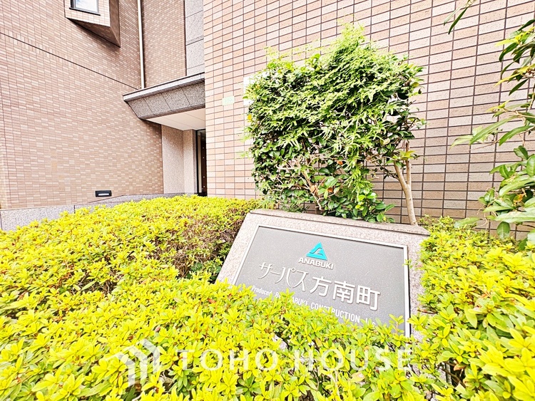 エントランス 使いやすく、明るい洋室に仕上がります。子供部屋や趣味のお部屋にご利用できます。ご自身で家具などを配置し、素敵な空間を創り上げられます。