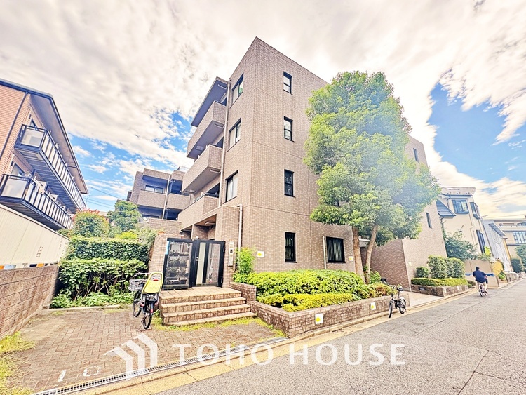 その他 広々としたキッチンのシンクは、料理の準備と片付けを楽にし、使いやすさを最大限に引き立てます。