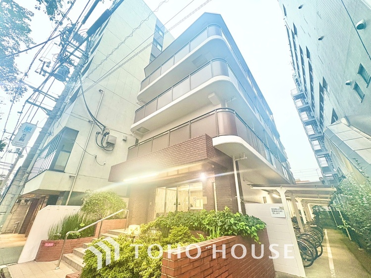 内装 ◆癒しの空間◆室内構成に拘り採光とセンスを散りばめた空間。それは『柔らかさ』に似た素敵な居場所。そこに暮らす人のことを考えつくり出したものは『癒し』という心地よい居場所なんだと思う