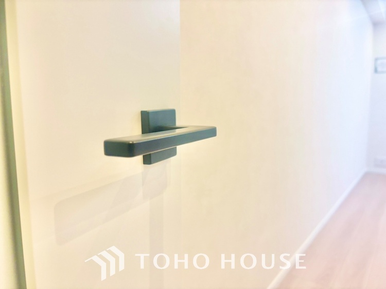 内装 ◆闇夜の輝き◆オレンジ色の光は大人になった今の僕にはわかる。1日の終わりを伝えに来たわけではなく、また明日が来る方へ導いてくれた事を。