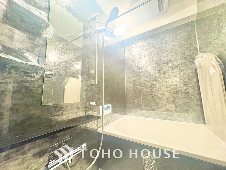 風呂 ◆浴室◆の温もりを感じ、ふわりと寄り添う太陽の妖精たちが自然と僕達を微睡ませる。うとうとしたい訳ではないがそんな時間が嫌いじゃない自分がここにいる。