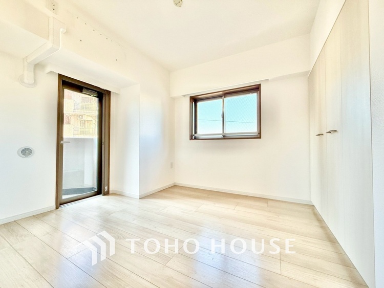 内装 ◆子供部屋◆冷涼な風、そよぐリビング。だんらんの場所はここから始まり、ここで終わる。家族の笑顔が集う素敵な場所だから、こだわり抜いた思いが詰まっているのだと思う。