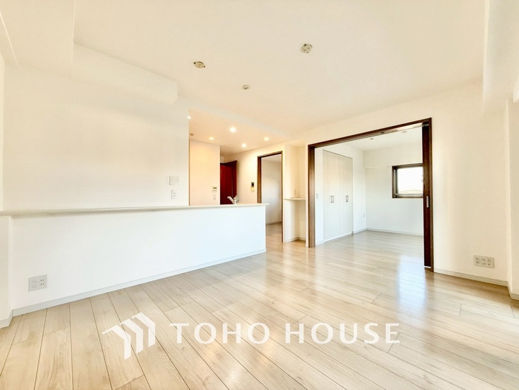 内装 ◆隠された美しさ◆流麗な音楽が流れているような繊細でいながら整然かつ堅牢なこの空間。この空間は確かに美しい。しかし、そこには美しさ以上のものが隠されている。