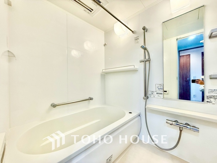 風呂 ◆浴室◆の温もりを感じ、ふわりと寄り添う太陽の妖精たちが自然と僕達を微睡ませる。うとうとしたい訳ではないがそんな時間が嫌いじゃない自分がここにいる。