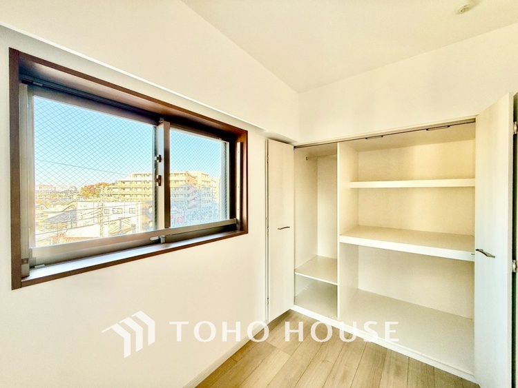 その他 ◆闇夜の輝き◆オレンジ色の光は大人になった今の僕にはわかる。1日の終わりを伝えに来たわけではなく、また明日が来る方へ導いてくれた事を。