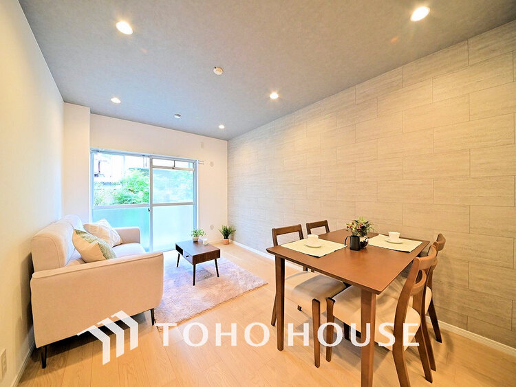 内装 家族みんなが爽やかに過ごせるように、光をたっぷり取り込んだLDK