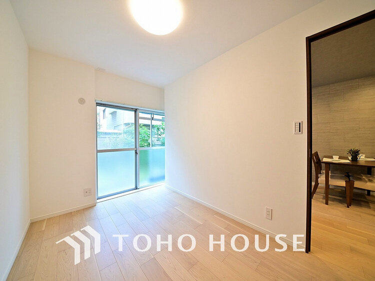 内装 1日の疲れを癒し、心地よく寛げるようゆったりとした広さをしています