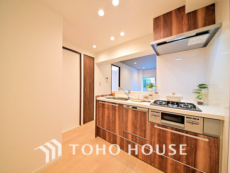 キッチン シンプルな部屋の雰囲気に溶け合うナチュラルキッチン