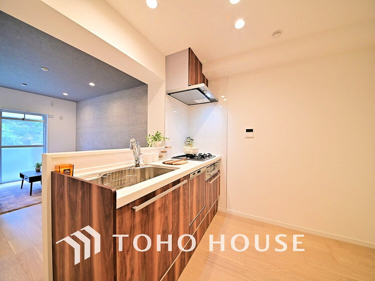 キッチン 落ち着きのあるカラーで統一された清潔感と気品が溢れるキッチン