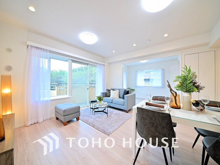 内装 家族みんなが爽やかに過ごせるように、光をたっぷり取り込んだLDK