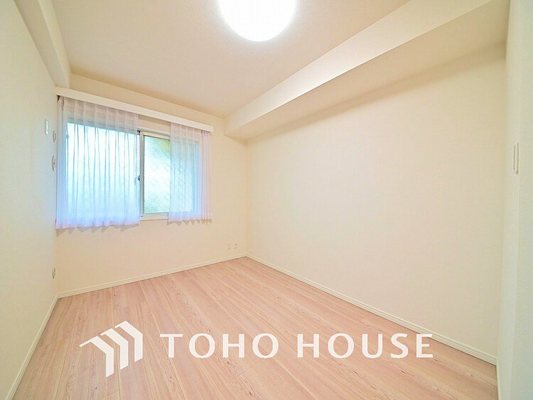 内装 採光もある洋室は、くつろぎのひと時を過ごすのにぴったり