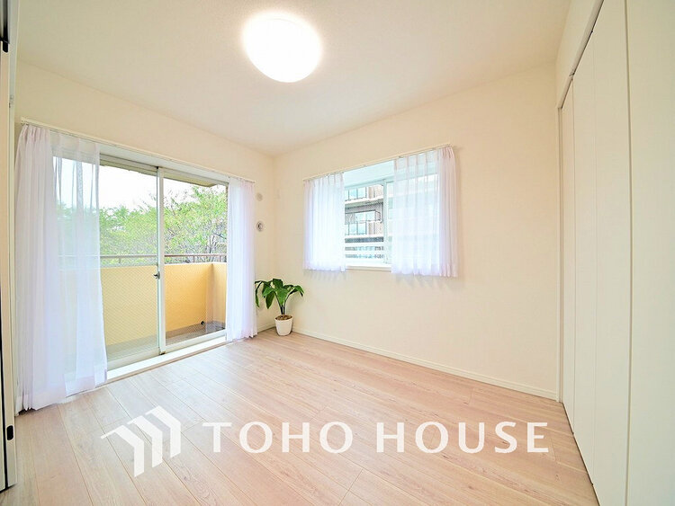 内装 1日の疲れを癒し、心地よく寛げるようゆったりとした広さをしています