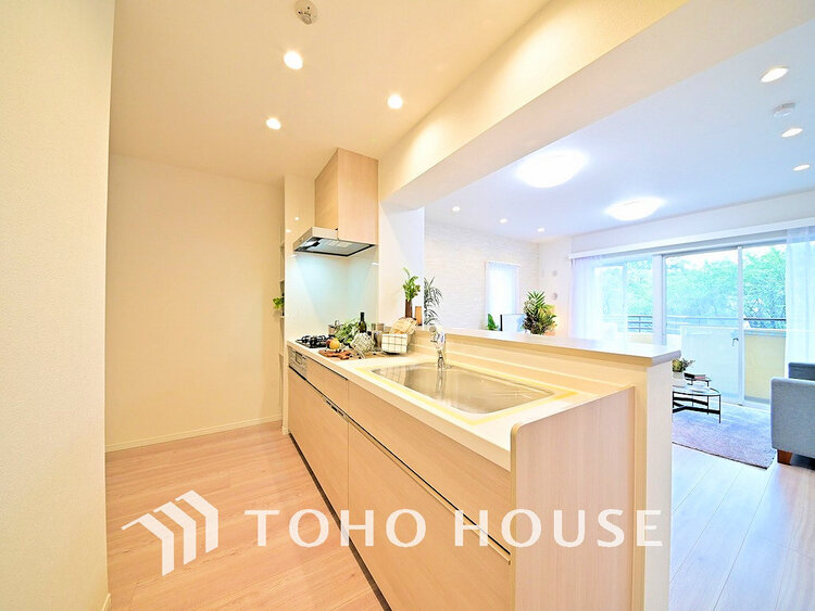 キッチン シンプルな部屋の雰囲気に溶け合うナチュラルキッチン