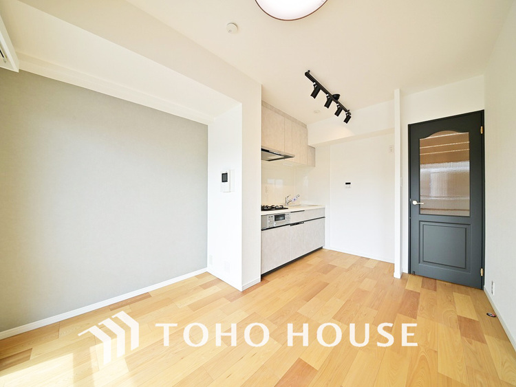 内装 広がりのある住空間、家族が集まるリビング・ダイニング