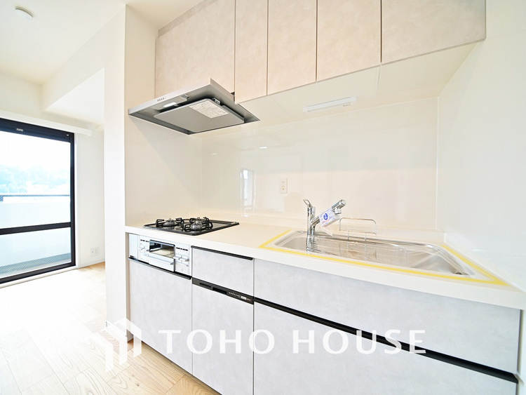 キッチン シンプルな部屋の雰囲気に溶け合うナチュラルキッチン