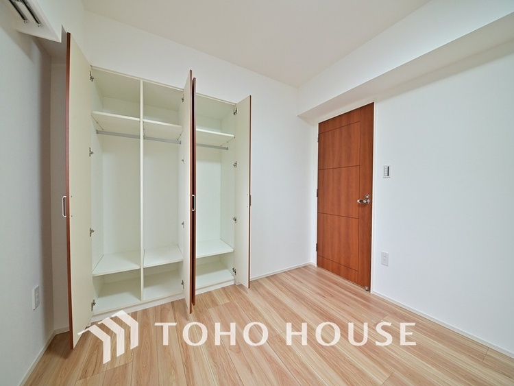 内装 シンプルですっきりとした室内は飽きのこない居心地の良い雰囲気です