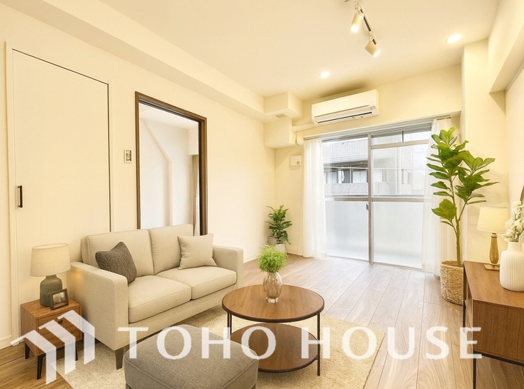 内装 ＊配置してある家具や小物はCGによるイメージ画像です。叶えたかったのは落ち着きのあるナチュラルな風合い、そして開放感があるリビング。