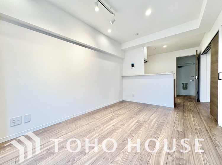 内装 「想像していた以上に広い」が写真を撮っているときの感想です。家事動線に配慮したプランによりご家族がくつろげる明るく広い空間が確保できました。