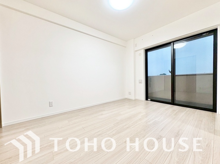 内装 使いやすく、明るい洋室に仕上がります。子供部屋や趣味のお部屋にご利用できます。