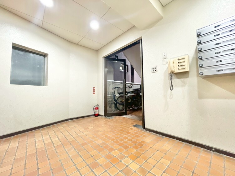 その他 館内は静寂な中が保たれており、管理が行き届いている印象を受けました。