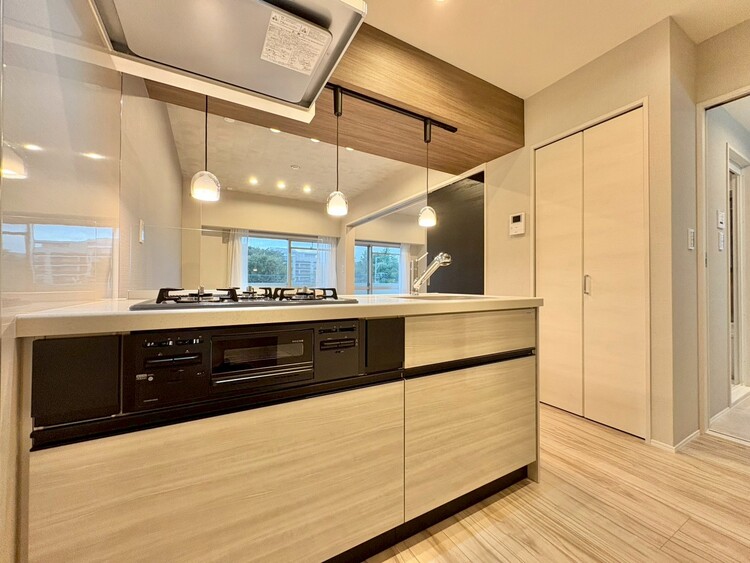 キッチン 使いやすくスタイリッシュなキッチン空間になっております。