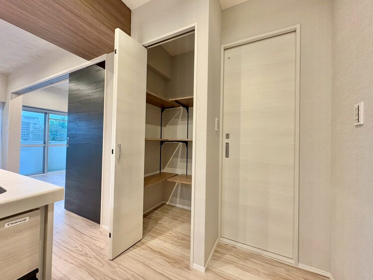 収納 収納スペースが付いていて、お部屋を広く使っていただけます。