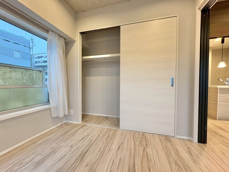 収納 家電やスーツケース、ストック品など何でも片付く嬉しい空間です。