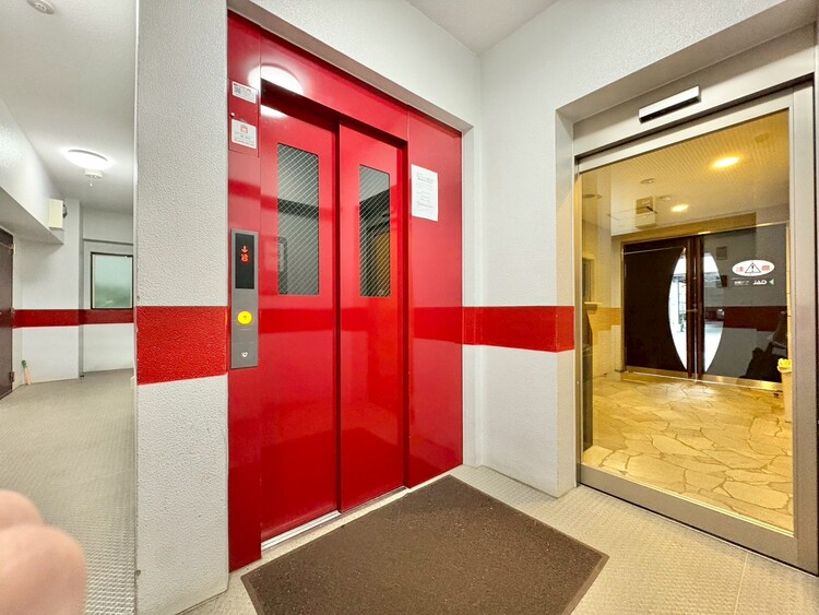 その他 エレベーター完備のため荷物が多くなっても安心。