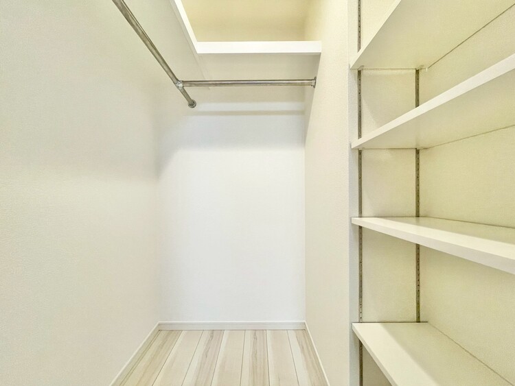 その他 収納スペースが付いていて、お部屋を広く使っていただけます。