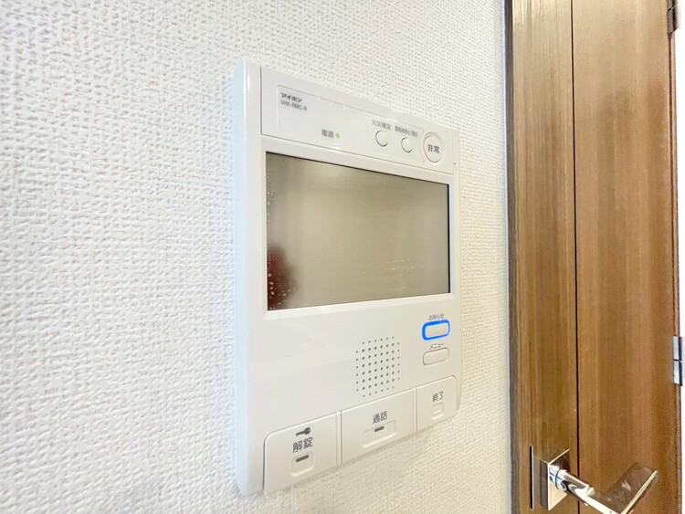 その他 誰が来てもわかる様にモニター付きインターホンを設置。