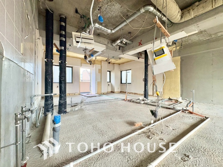 キッチン 現在改装中◆ワクワク◆開放的で機能性も高いシステムキッチン。お子様は毎日のご飯にワクワク！