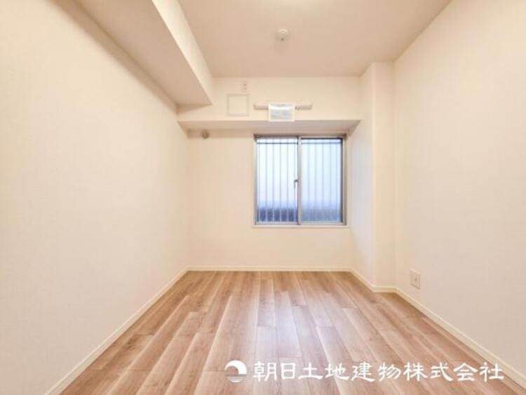 内装 【洋室】人間の感性を育むプライベートルームはシンプルが１番！読書やネット、大切な一人の時間も充実したものにできます。