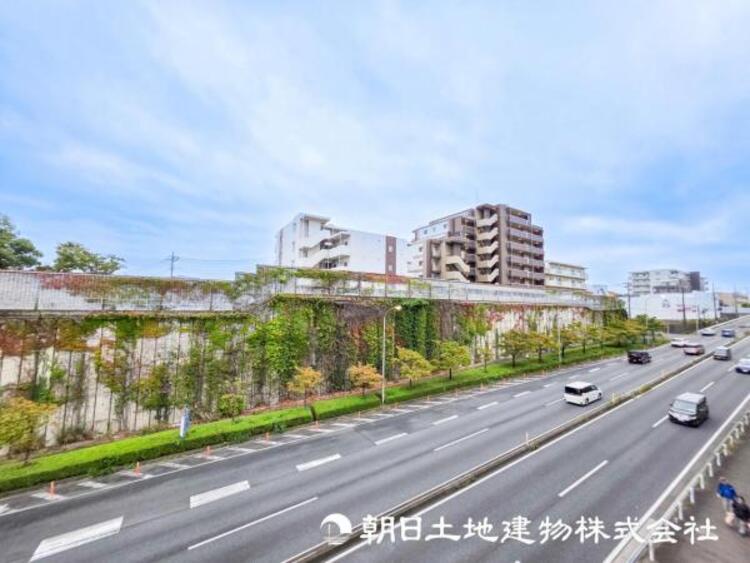 その他 【眺望】部屋から眺める景色はお部屋のインテリアの一部です。開放感ある景色は季節や天候によって変化する素敵な絵画ですね！