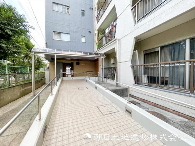 外観 【外観・立地】表現された空間はたくさんの光を浴び、風を感じ、暮らしを豊かにしてくれます。家族の思い出を刻んでいきます。