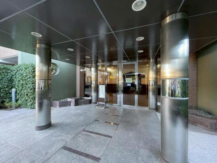 その他 管理体制良好の、明るいエントランス