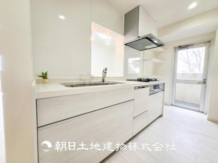 キッチン 【キッチン】快適な日常を支える機能性と強さがひとつになった自慢のキッチンです。