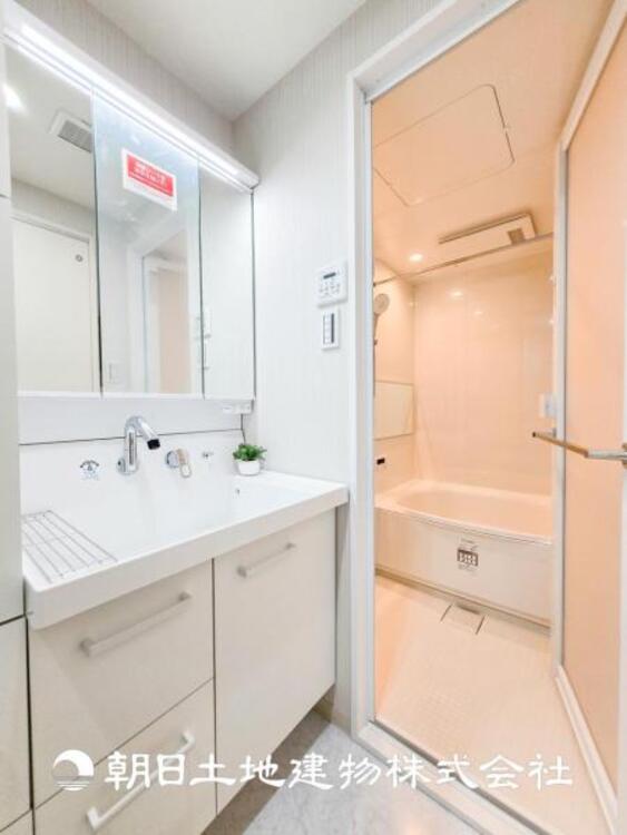 洗面 【洗面化粧台】慌ただしい1日が始まり、充実した1日の終わりを締めくくる洗面所。