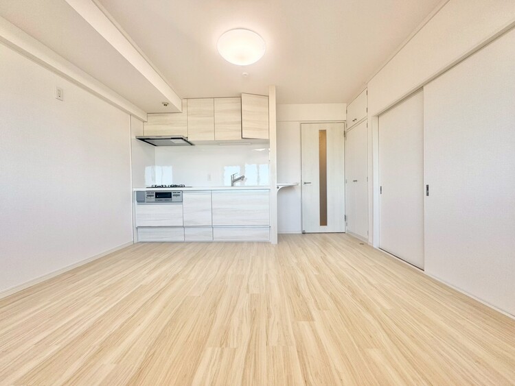 居間 忙しく過ぎゆく日常を置き去るほど、ゆったりした時間が流れるリビング。