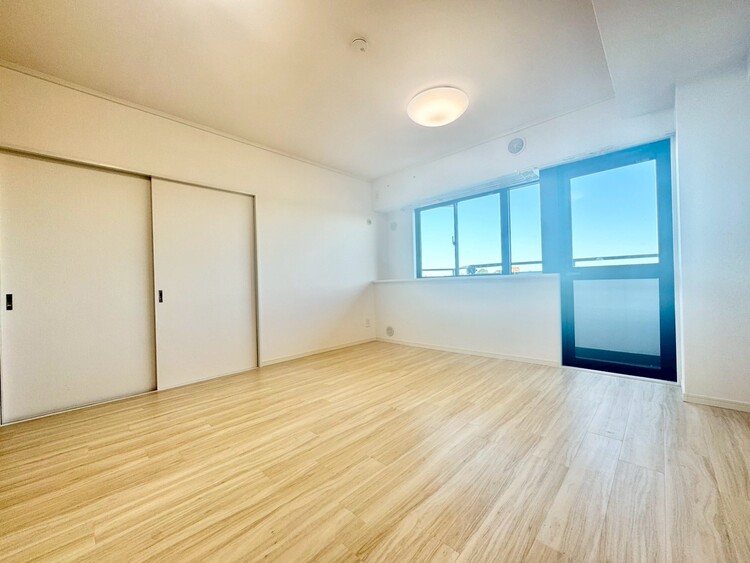 居間 快適に過ごす毎日を求めて、暮らしの中でご自身の「マイホーム」に創り上げてください。