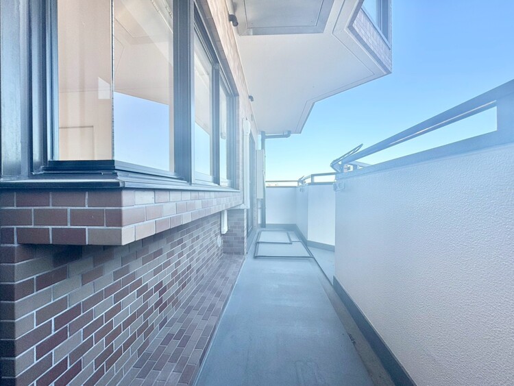 バルコニー 暮らしの中で、光と風を演出してくれるバルコニー。