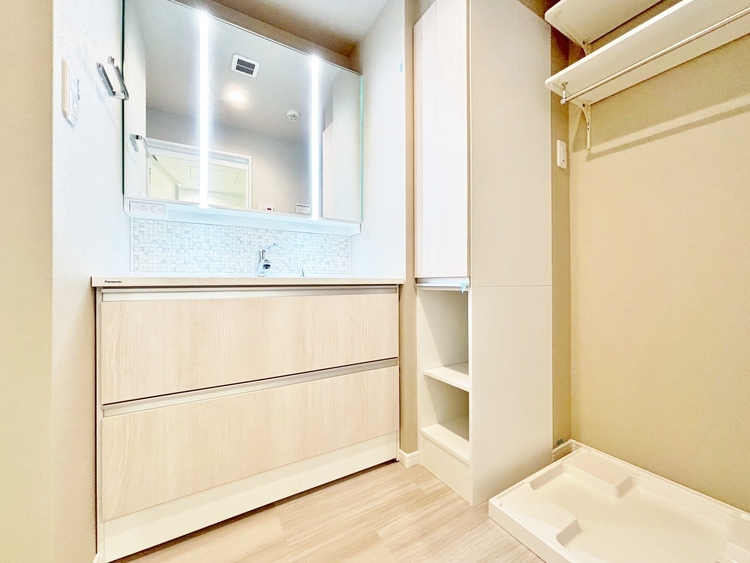 洗面 清潔感と心地よさを重視した、上質感漂うパウダールーム。