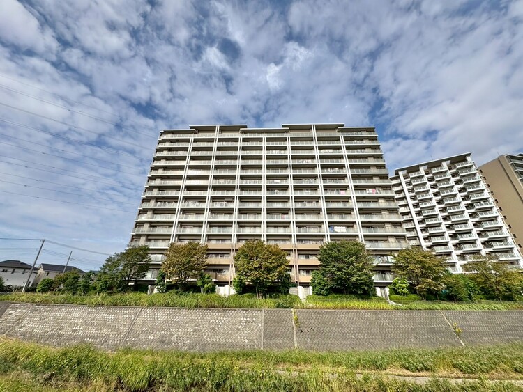 外観 現地に足をお運びいただいた際には、周辺散策などをお勧めいたします。