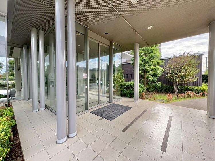 エントランス 外と内をつなぐエントランスは、まさに顔となる場所。