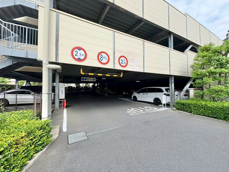 駐車場 本物件の駐車スペースです。車種制限のある場合もございますので、お気軽にお問い合わせくださいませ。