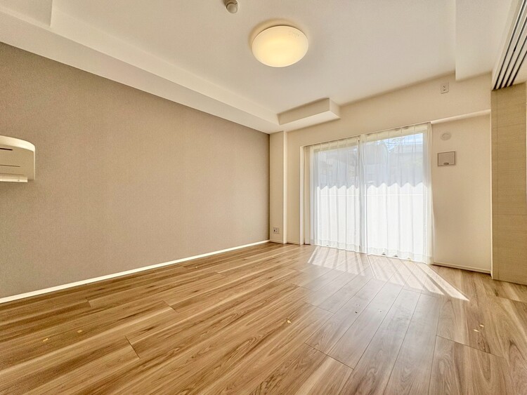 居間 居心地の良い空気感は、暮らしのステージを彩り、心からのやすらぎと満足感を与えてくれます。