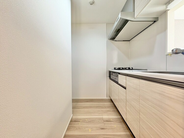 キッチン スマートな意匠と充実の機能を備えたキッチンが、暮らしにおいしい彩りを添えます。