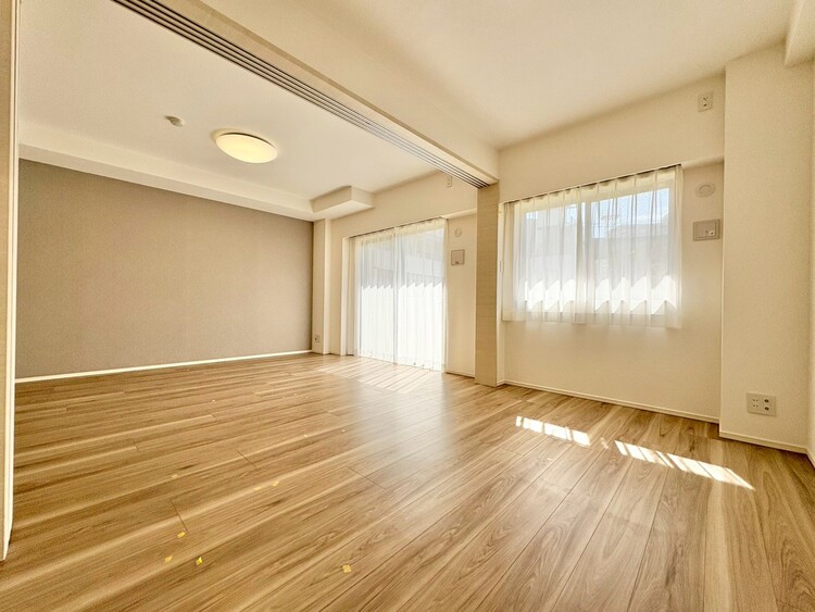 寝室 ベッドも十分に設置するスペースがあります。